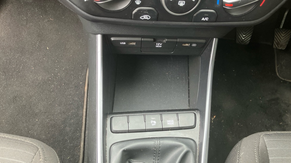 Hyundai i20 1.0T GDi 48V MHD SE Connect 5dr Petrol Hatchback - Image 38