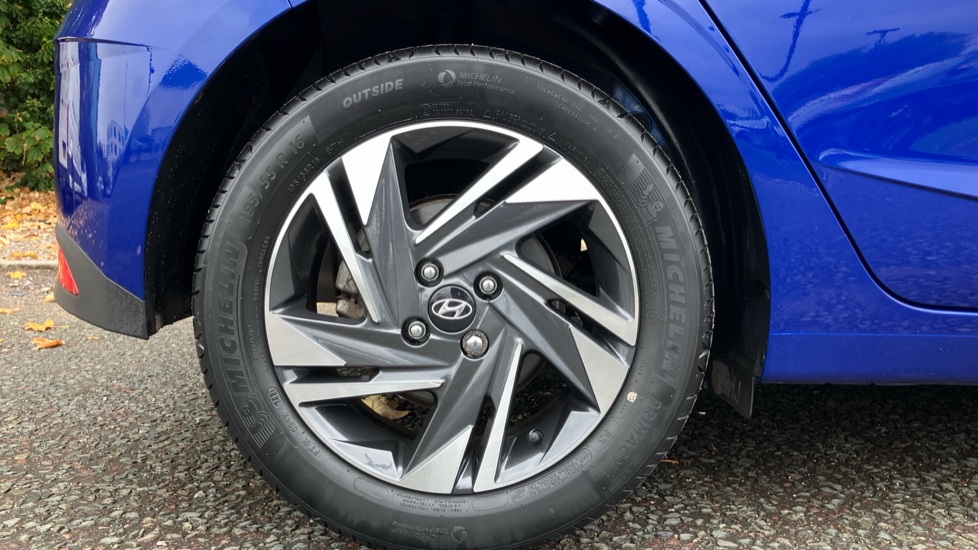 Hyundai i20 1.0T GDi Element 5dr Petrol Hatchback - Image 7