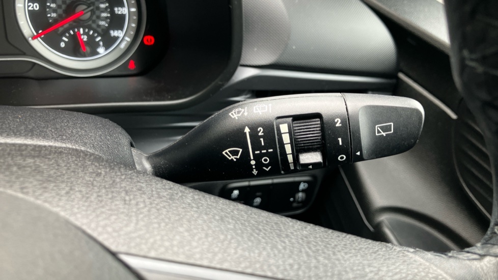 Hyundai i20 1.0T GDi Element 5dr Petrol Hatchback - Image 24