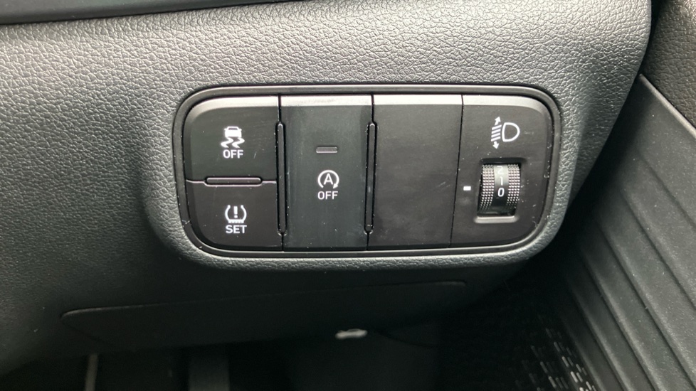 Hyundai i20 1.0T GDi Element 5dr Petrol Hatchback - Image 27