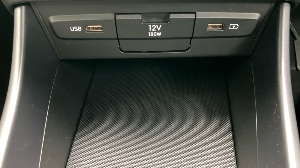 Hyundai i20 1.0T GDi Element 5dr Petrol Hatchback - Image 29