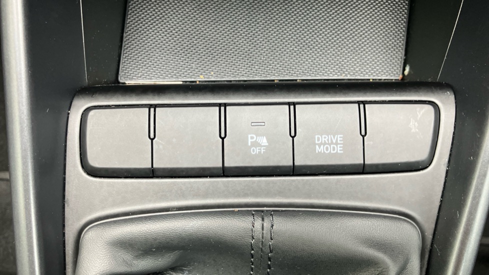 Hyundai i20 1.0T GDi Element 5dr Petrol Hatchback - Image 30
