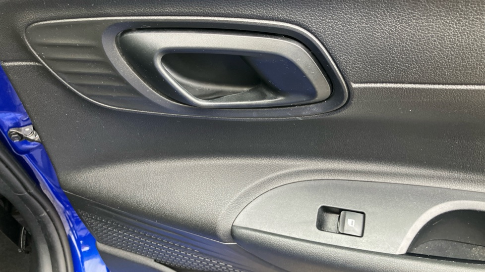 Hyundai i20 1.0T GDi Element 5dr Petrol Hatchback - Image 39