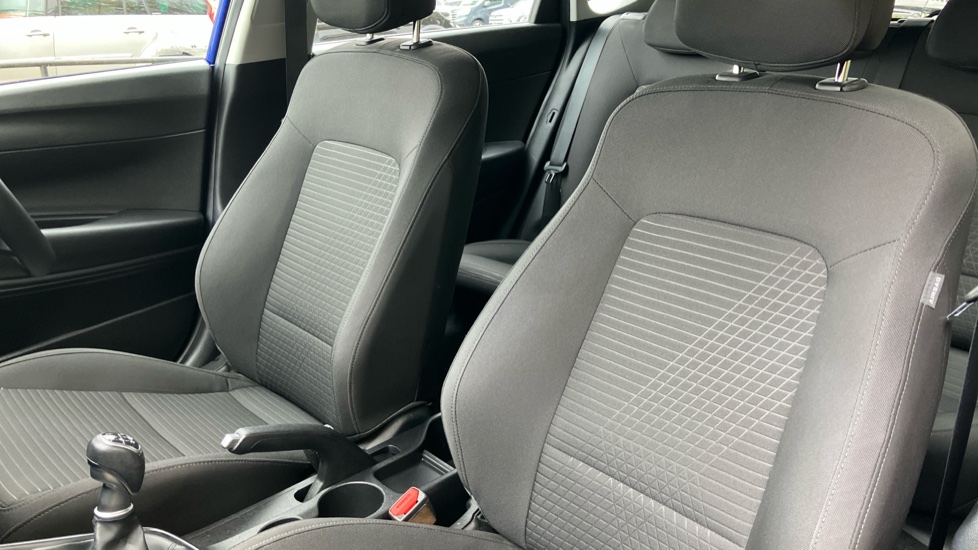 Hyundai i20 1.0T GDi Element 5dr Petrol Hatchback - Image 44