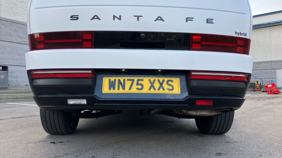 Hyundai SANTA FE 1.6 TGDi Hybrid Calligraphy 5dr 4WD Auto Hybrid Estate - Image 31