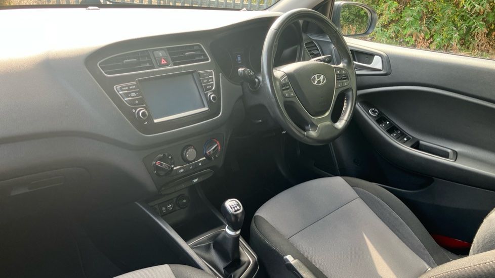 Hyundai i20 1.2 MPi Play 5dr Petrol Hatchback - Image 9