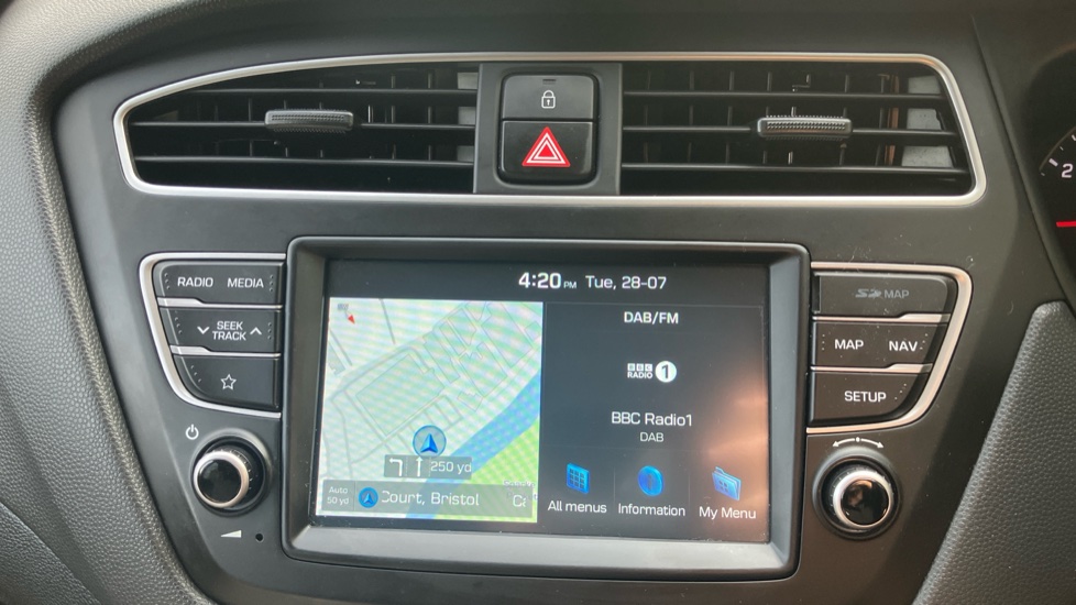 Hyundai i20 1.2 MPi Play 5dr Petrol Hatchback - Image 12