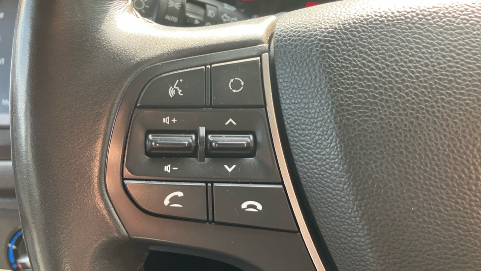 Hyundai i20 1.2 MPi Play 5dr Petrol Hatchback - Image 23