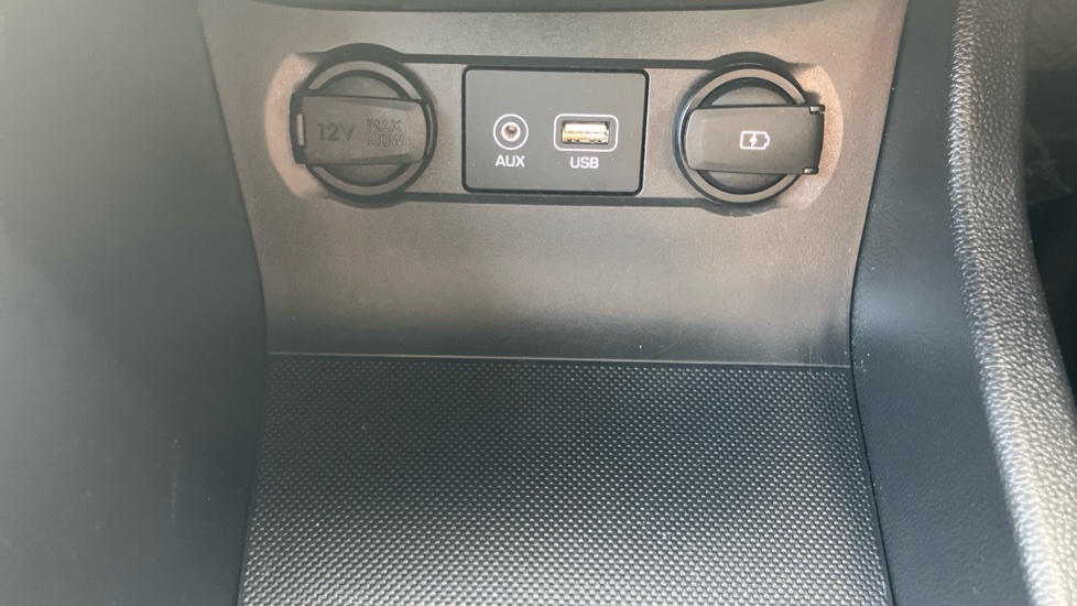 Hyundai i20 1.2 MPi Play 5dr Petrol Hatchback - Image 29