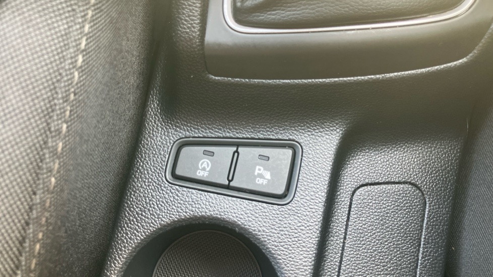 Hyundai i20 1.2 MPi Play 5dr Petrol Hatchback - Image 30