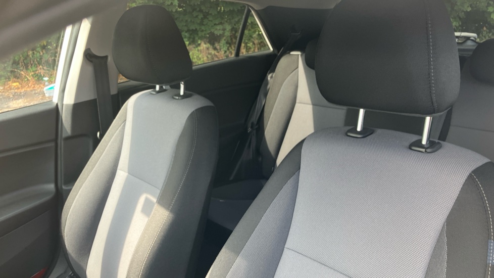 Hyundai i20 1.2 MPi Play 5dr Petrol Hatchback - Image 45