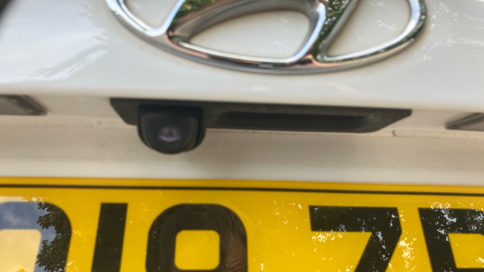 Hyundai i20 1.2 MPi Play 5dr Petrol Hatchback - Image 51