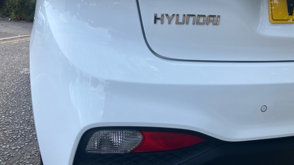 Hyundai i20 1.2 MPi Play 5dr Petrol Hatchback - Image 52