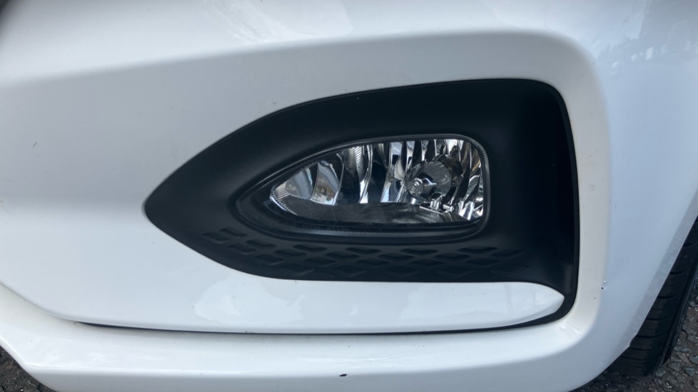 Hyundai i20 1.2 MPi Play 5dr Petrol Hatchback - Image 55