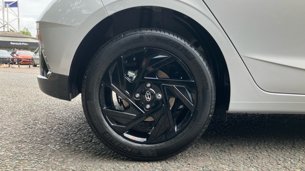 Hyundai i20 1.0T GDi 90 Black Line 5dr Petrol Hatchback - Image 7