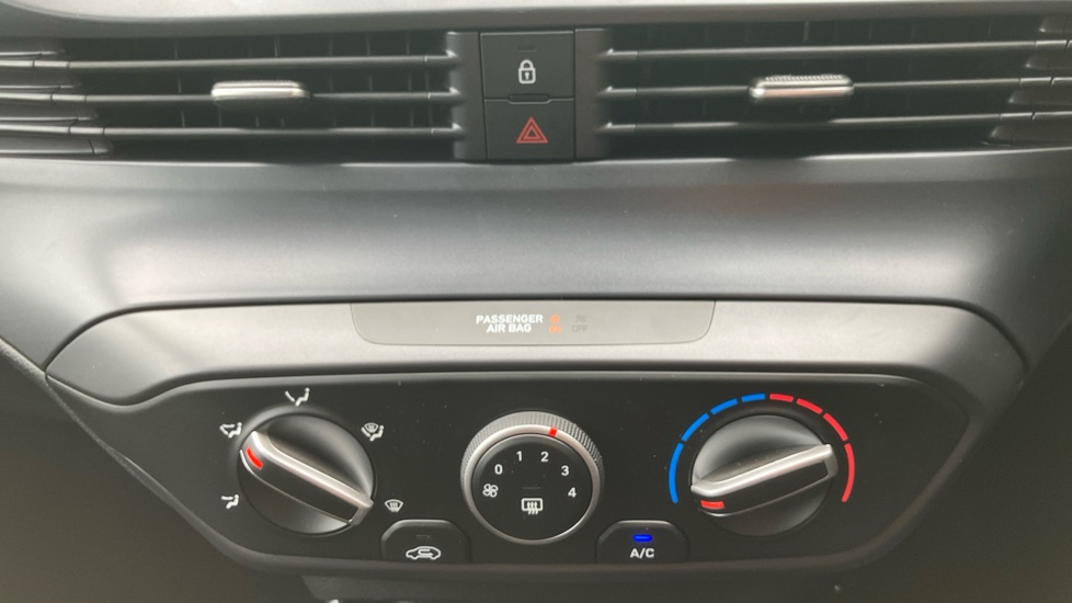 Hyundai i20 1.0T GDi 90 Black Line 5dr Petrol Hatchback - Image 27