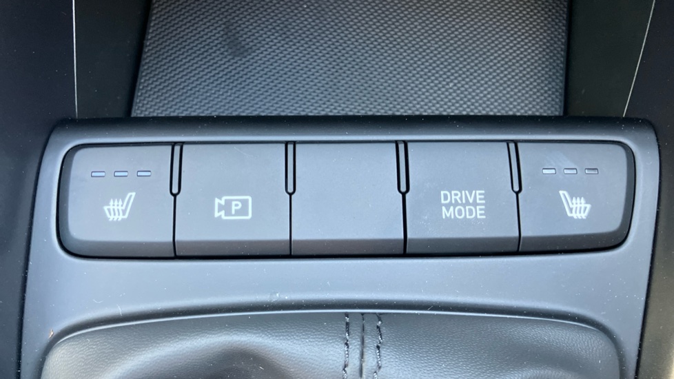 Hyundai i20 1.0T GDi 90 Black Line 5dr Petrol Hatchback - Image 30
