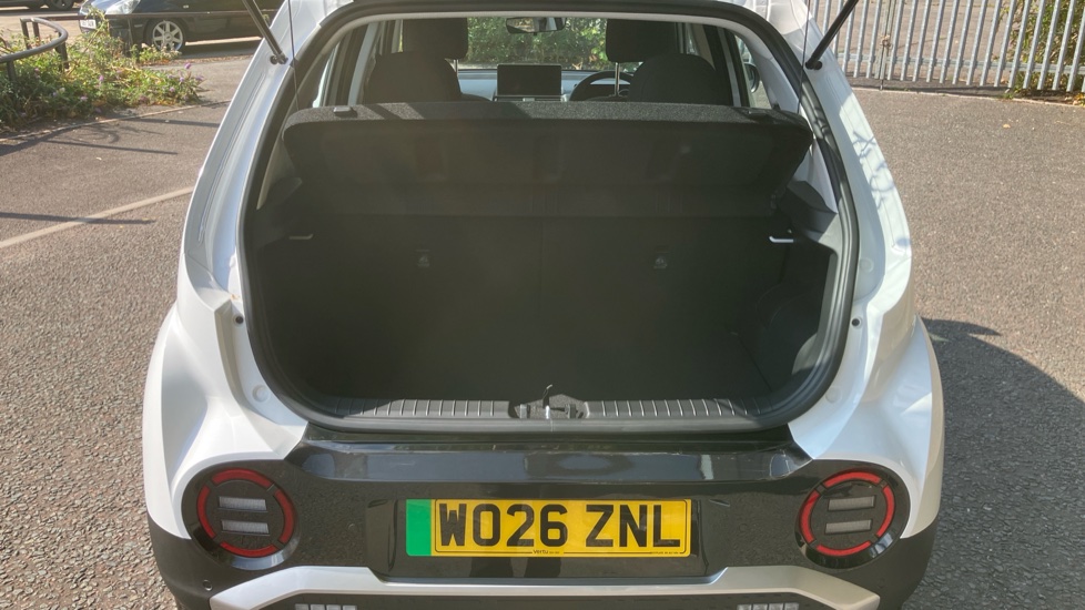 Hyundai INSTER 85kW 01 49kWh 5dr Auto Electric Hatchback - Image 4