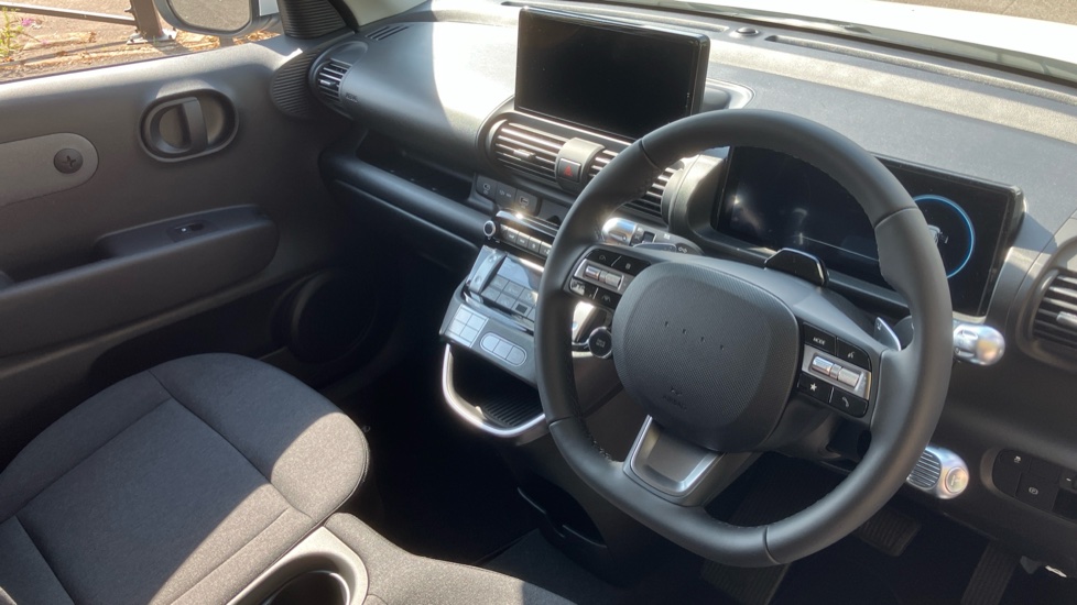 Hyundai INSTER 85kW 01 49kWh 5dr Auto Electric Hatchback - Image 11