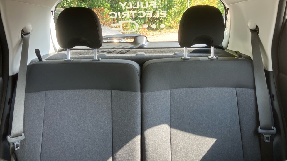 Hyundai INSTER 85kW 01 49kWh 5dr Auto Electric Hatchback - Image 15