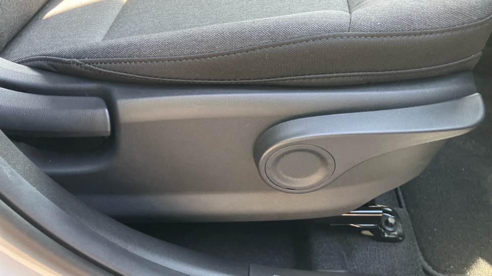 Hyundai INSTER 85kW 01 49kWh 5dr Auto Electric Hatchback - Image 41