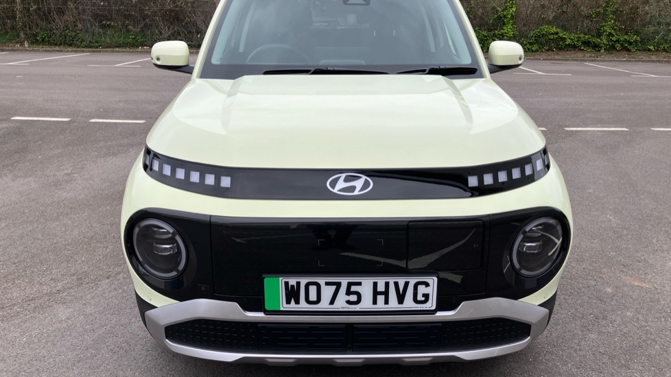 Hyundai INSTER 85kW 02 49kWh 5dr Auto Electric Hatchback - Image 8
