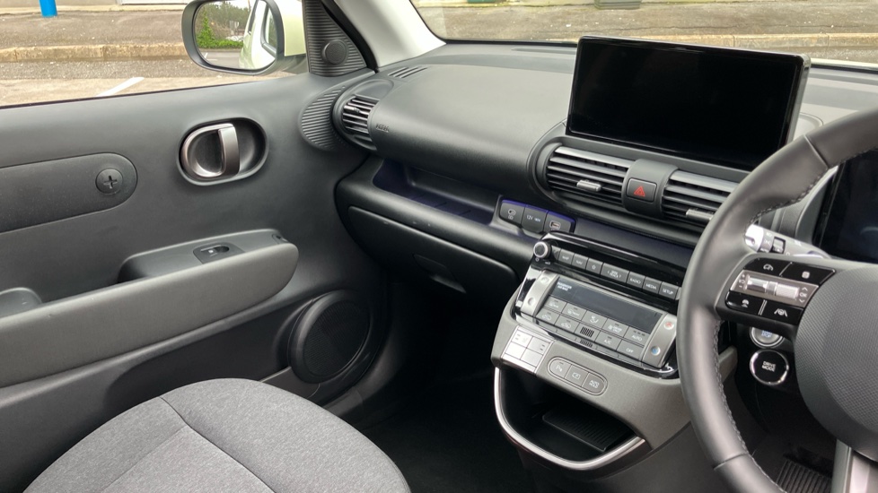 Hyundai INSTER 85kW 02 49kWh 5dr Auto Electric Hatchback - Image 14