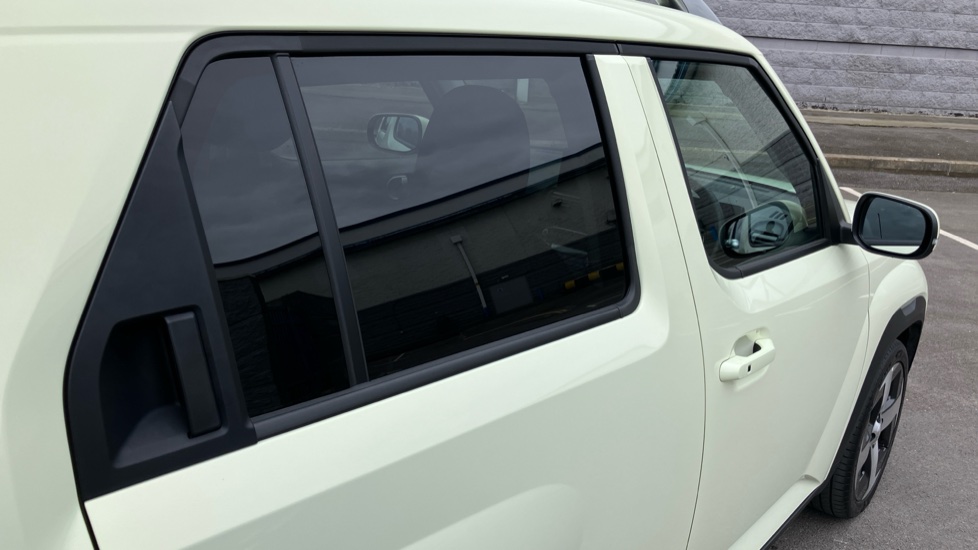 Hyundai INSTER 85kW 02 49kWh 5dr Auto Electric Hatchback - Image 27