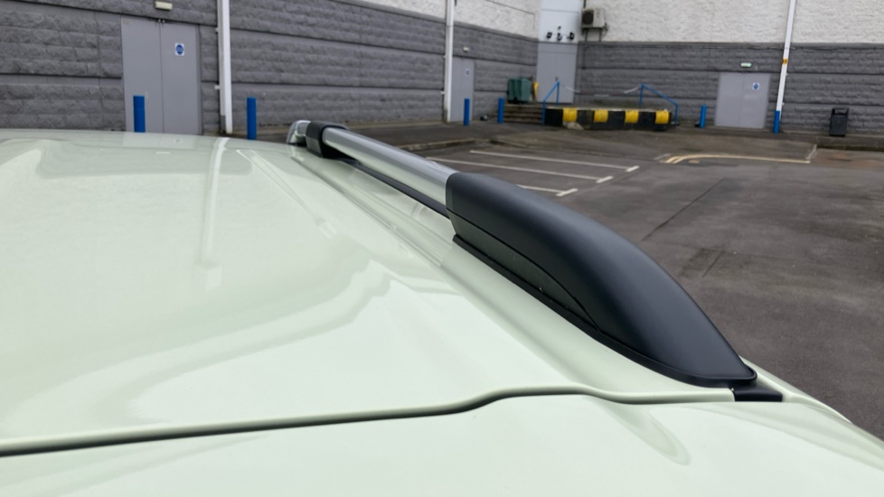 Hyundai INSTER 85kW 02 49kWh 5dr Auto Electric Hatchback - Image 31