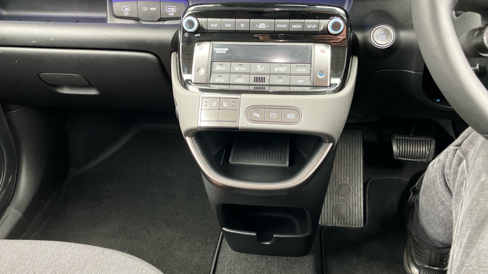 Hyundai INSTER 85kW 02 49kWh 5dr Auto Electric Hatchback - Image 44