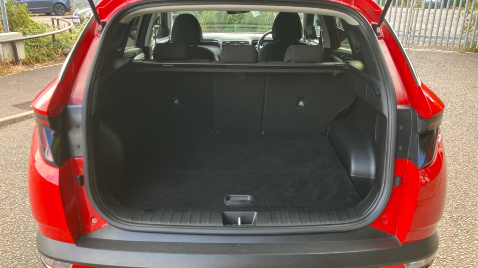 Hyundai TUCSON 1.6 TGDi Hybrid 230 Premium 5dr 2WD Auto Hybrid Estate - Image 4