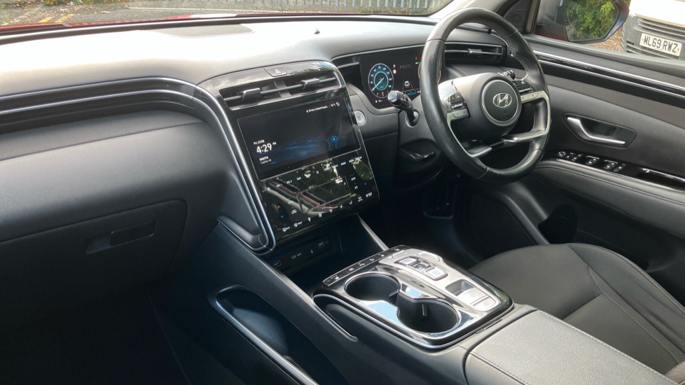 Hyundai TUCSON 1.6 TGDi Hybrid 230 Premium 5dr 2WD Auto Hybrid Estate - Image 9