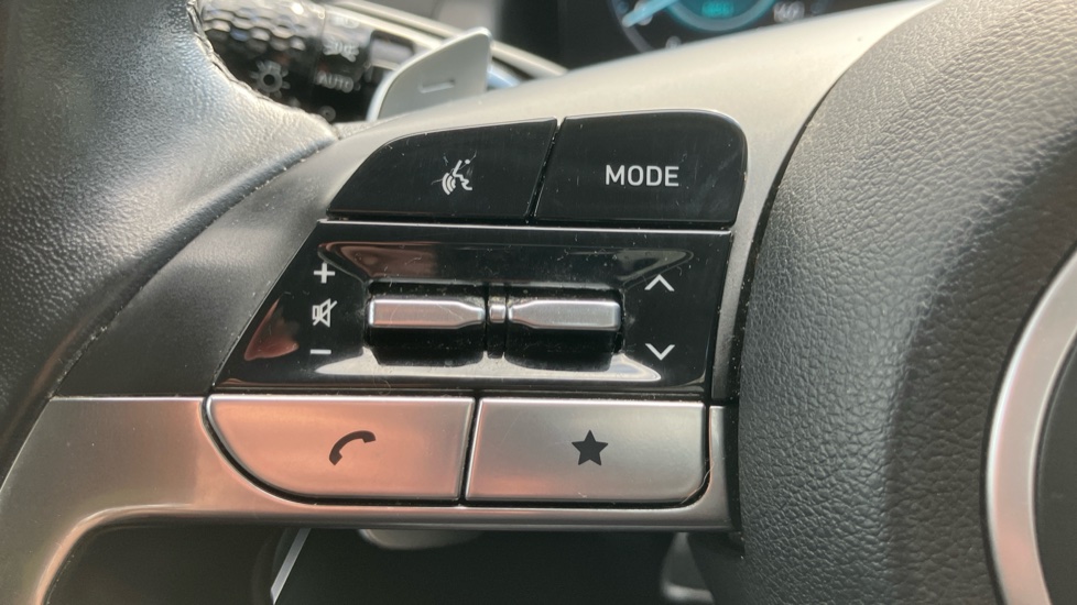 Hyundai TUCSON 1.6 TGDi Hybrid 230 Premium 5dr 2WD Auto Hybrid Estate - Image 25