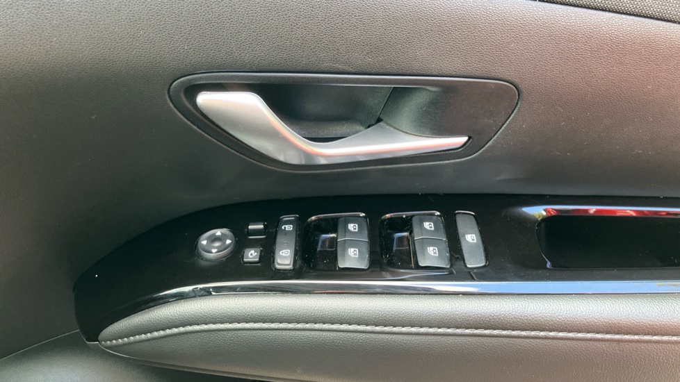 Hyundai TUCSON 1.6 TGDi Hybrid 230 Premium 5dr 2WD Auto Hybrid Estate - Image 38