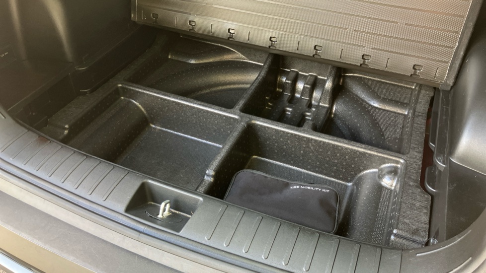 Hyundai TUCSON 1.6 TGDi Hybrid 230 Premium 5dr 2WD Auto Hybrid Estate - Image 49