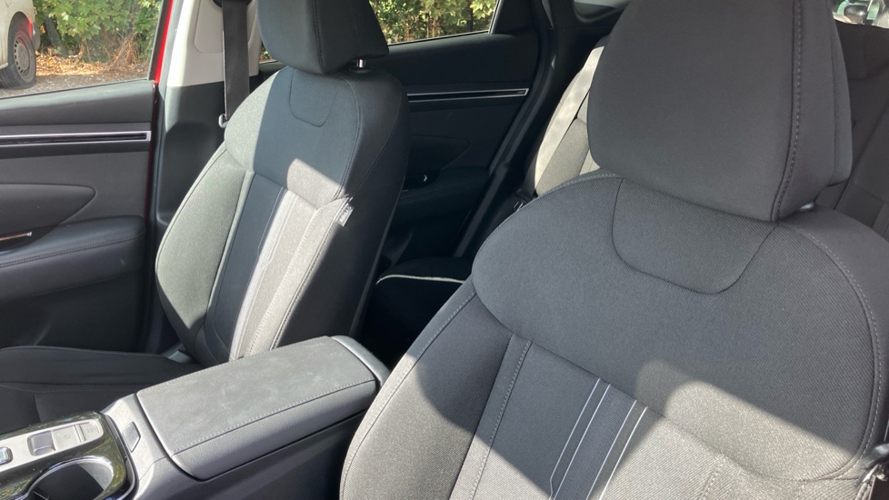 Hyundai TUCSON 1.6 TGDi Hybrid 230 Premium 5dr 2WD Auto Hybrid Estate - Image 51