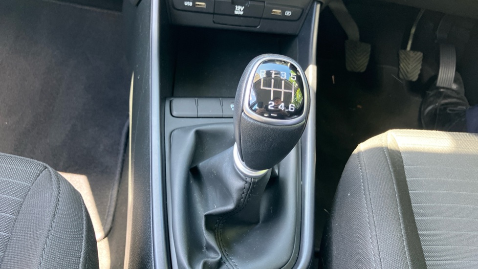 Hyundai i20 1.0T GDi 48V MHD SE Connect 5dr Petrol Hatchback - Image 13