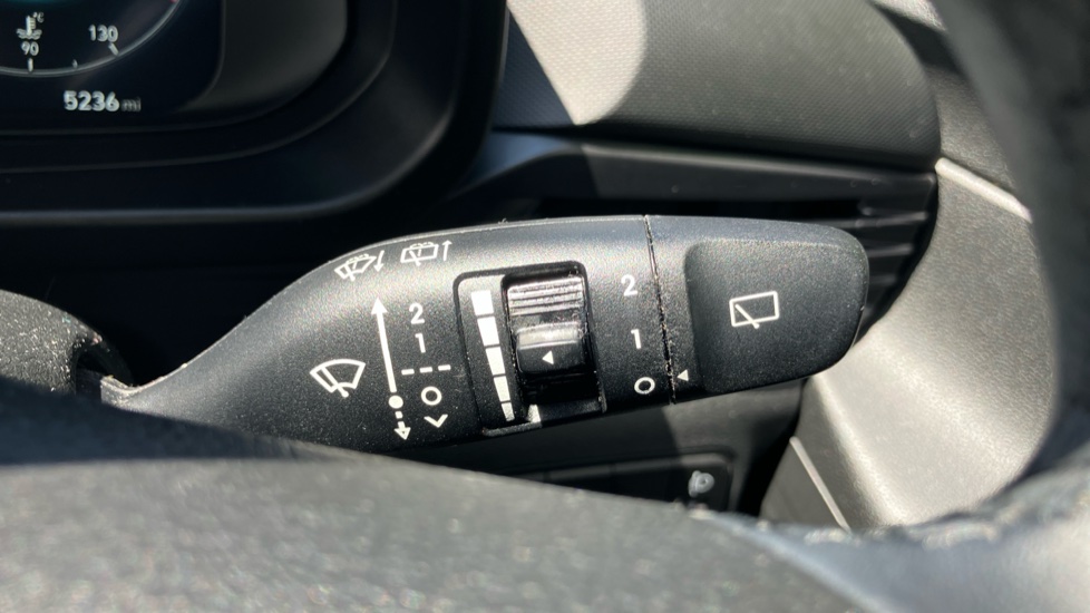 Hyundai i20 1.0T GDi 48V MHD SE Connect 5dr Petrol Hatchback - Image 24