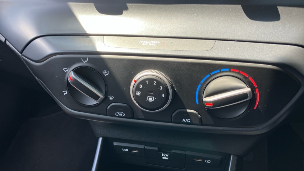 Hyundai i20 1.0T GDi 48V MHD SE Connect 5dr Petrol Hatchback - Image 27