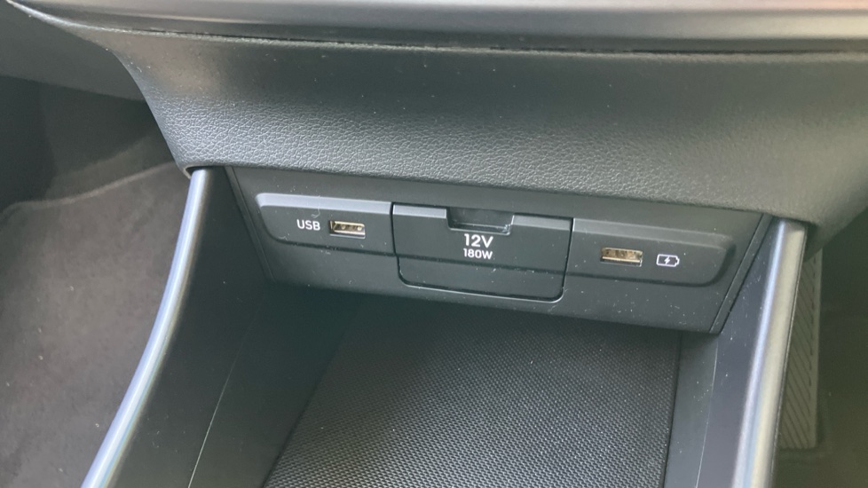 Hyundai i20 1.0T GDi 48V MHD SE Connect 5dr Petrol Hatchback - Image 28