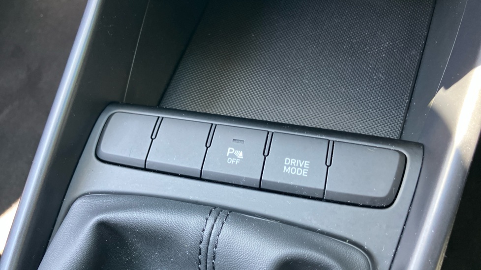 Hyundai i20 1.0T GDi 48V MHD SE Connect 5dr Petrol Hatchback - Image 29