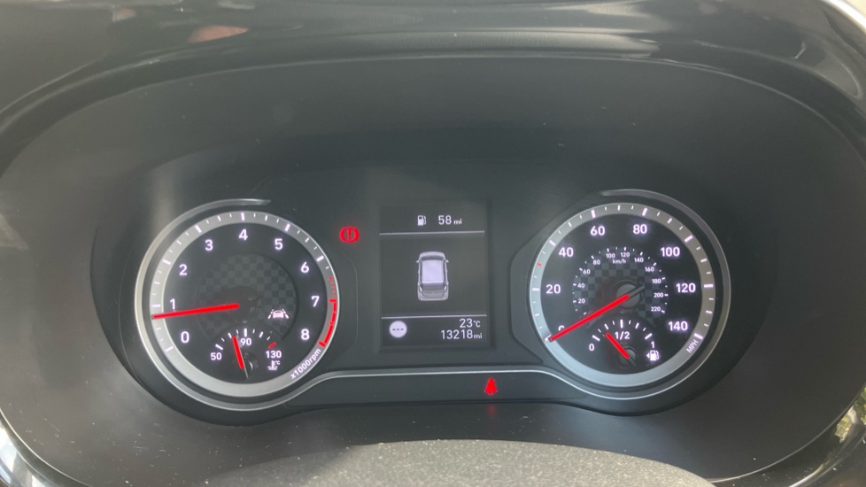 Hyundai i10 1.0 MPi Premium 5dr Petrol Hatchback - Image 18