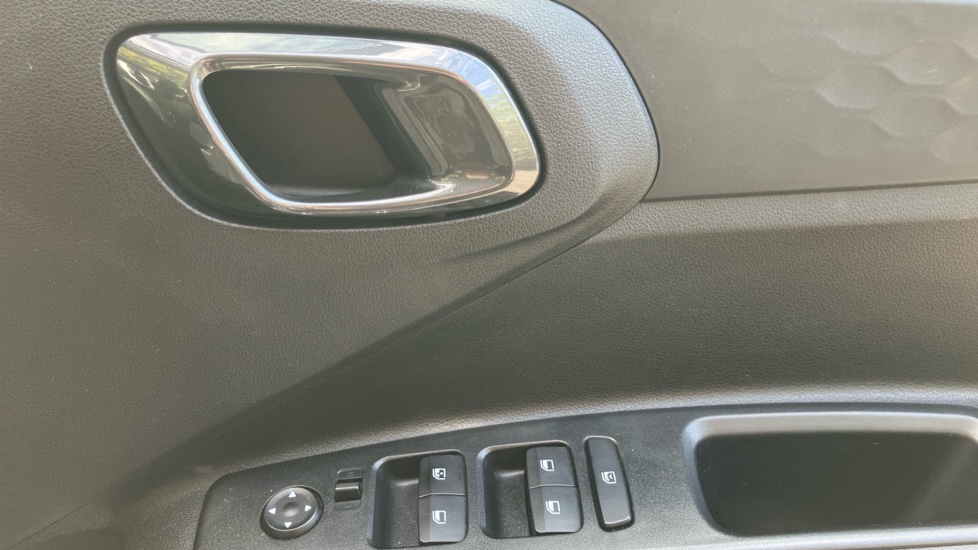 Hyundai i10 1.0 MPi Premium 5dr Petrol Hatchback - Image 36