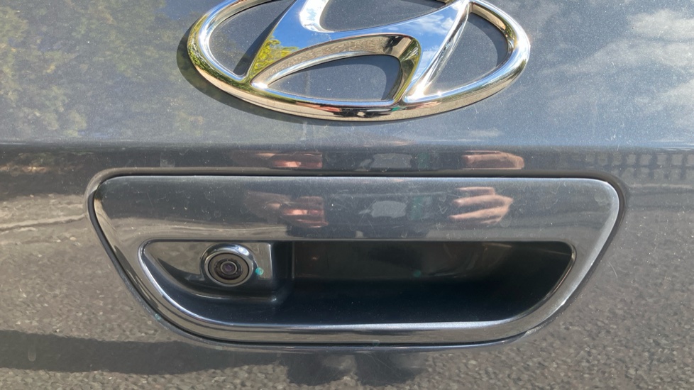 Hyundai i10 1.0 MPi Premium 5dr Petrol Hatchback - Image 52
