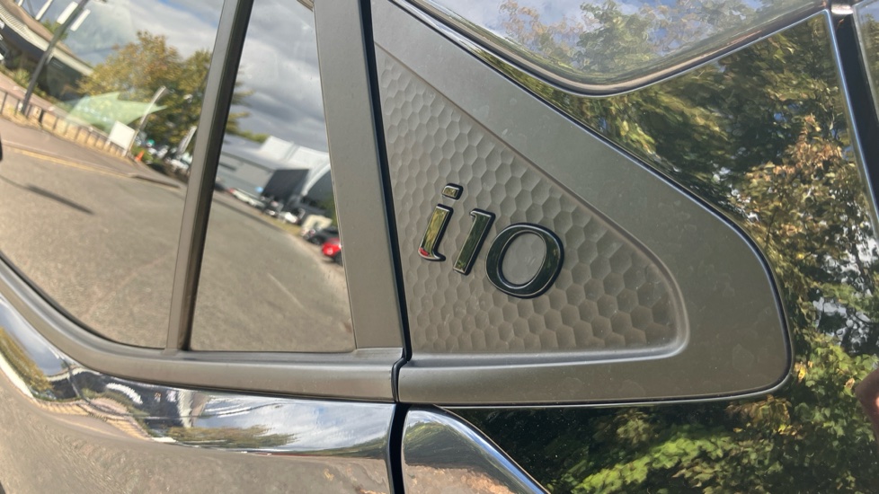 Hyundai i10 1.0 MPi Premium 5dr Petrol Hatchback - Image 55