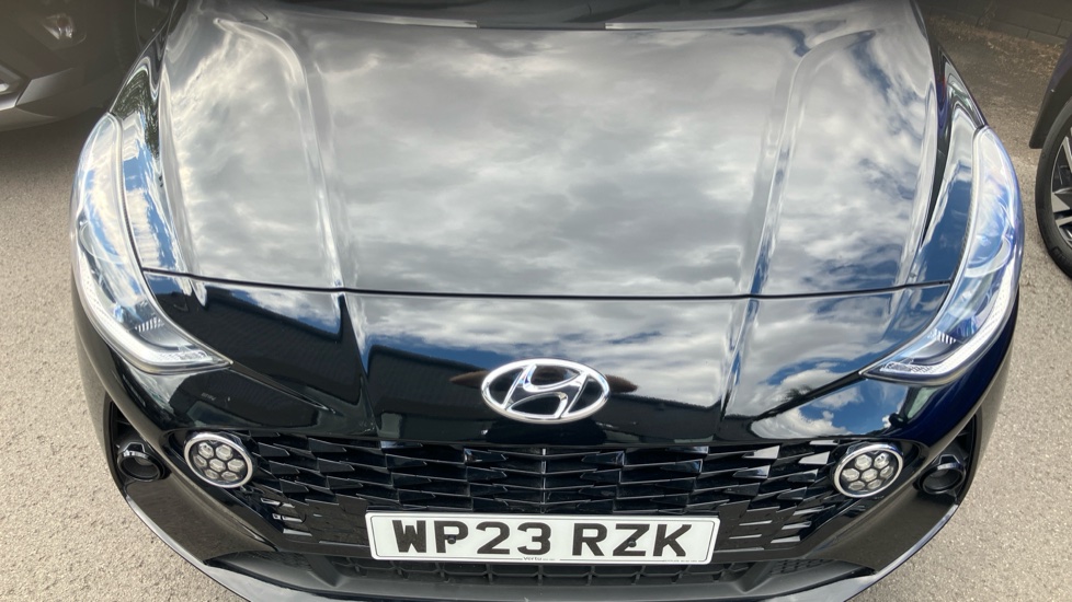 Hyundai i10 1.0 MPi Premium 5dr Petrol Hatchback - Image 8
