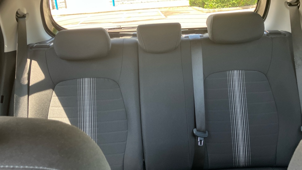 Hyundai i10 1.0 MPi Premium 5dr Petrol Hatchback - Image 15