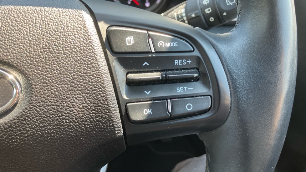 Hyundai i10 1.0 MPi Premium 5dr Petrol Hatchback - Image 21