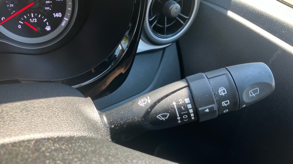 Hyundai i10 1.0 MPi Premium 5dr Petrol Hatchback - Image 23