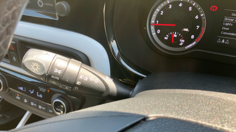 Hyundai i10 1.0 MPi Premium 5dr Petrol Hatchback - Image 24